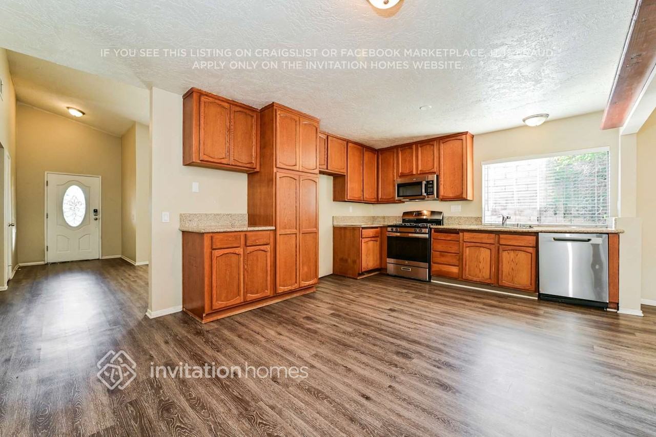 20827 Calwood St - Photo 5 of 17