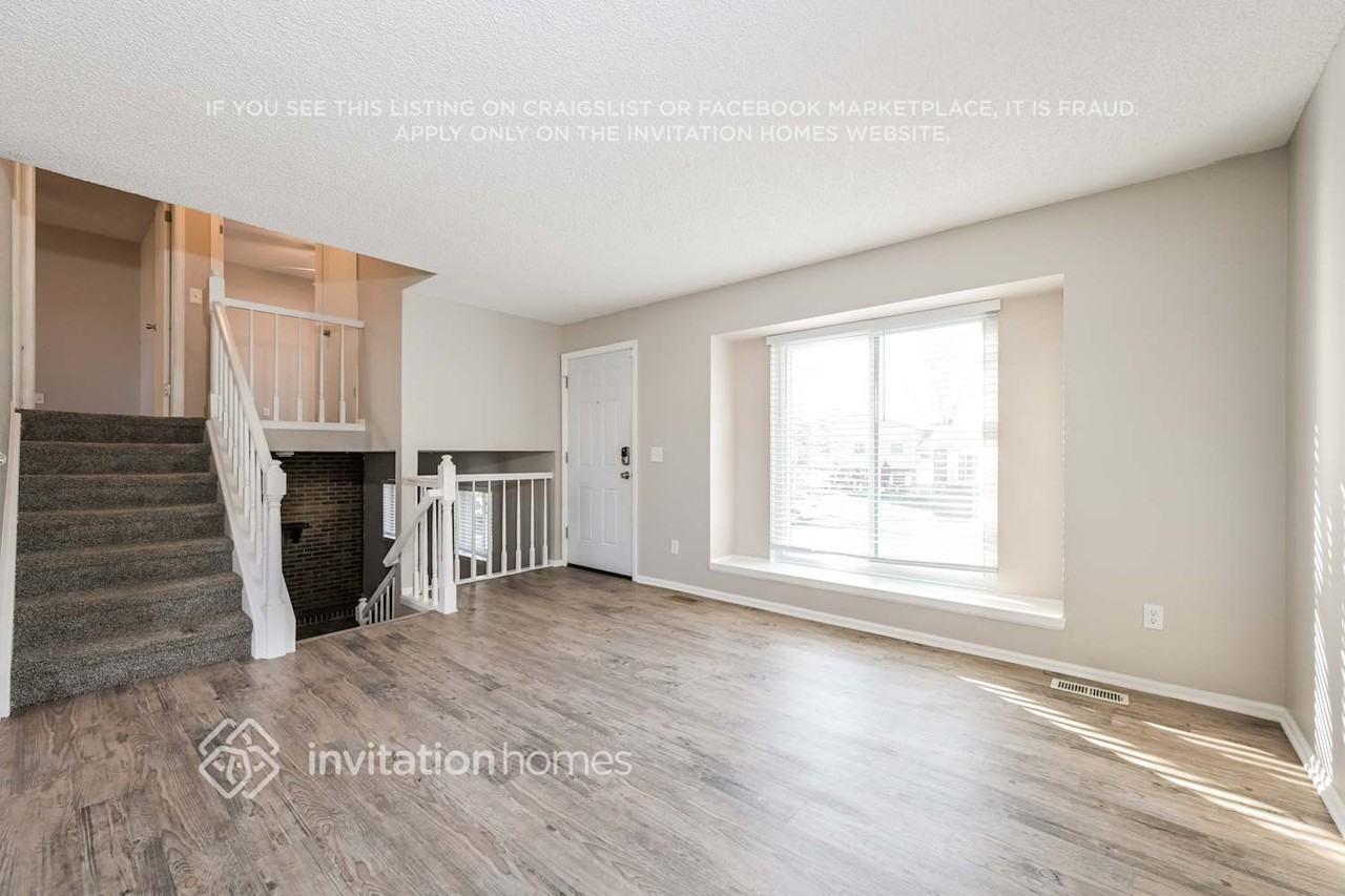 4406 S Biscay Way - Photo 6 of 19