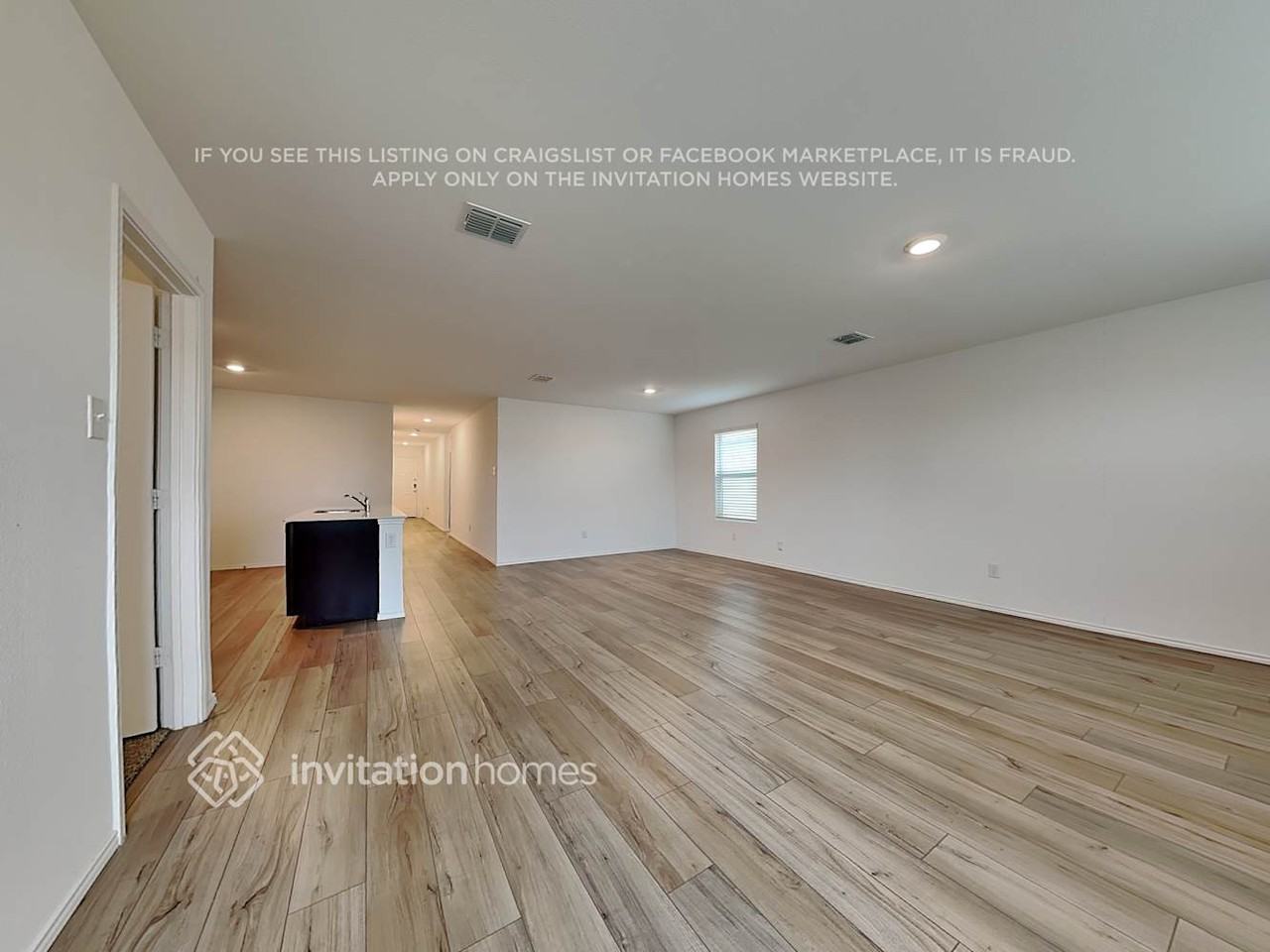 512 Autumnwood Way - Photo 3 of 18