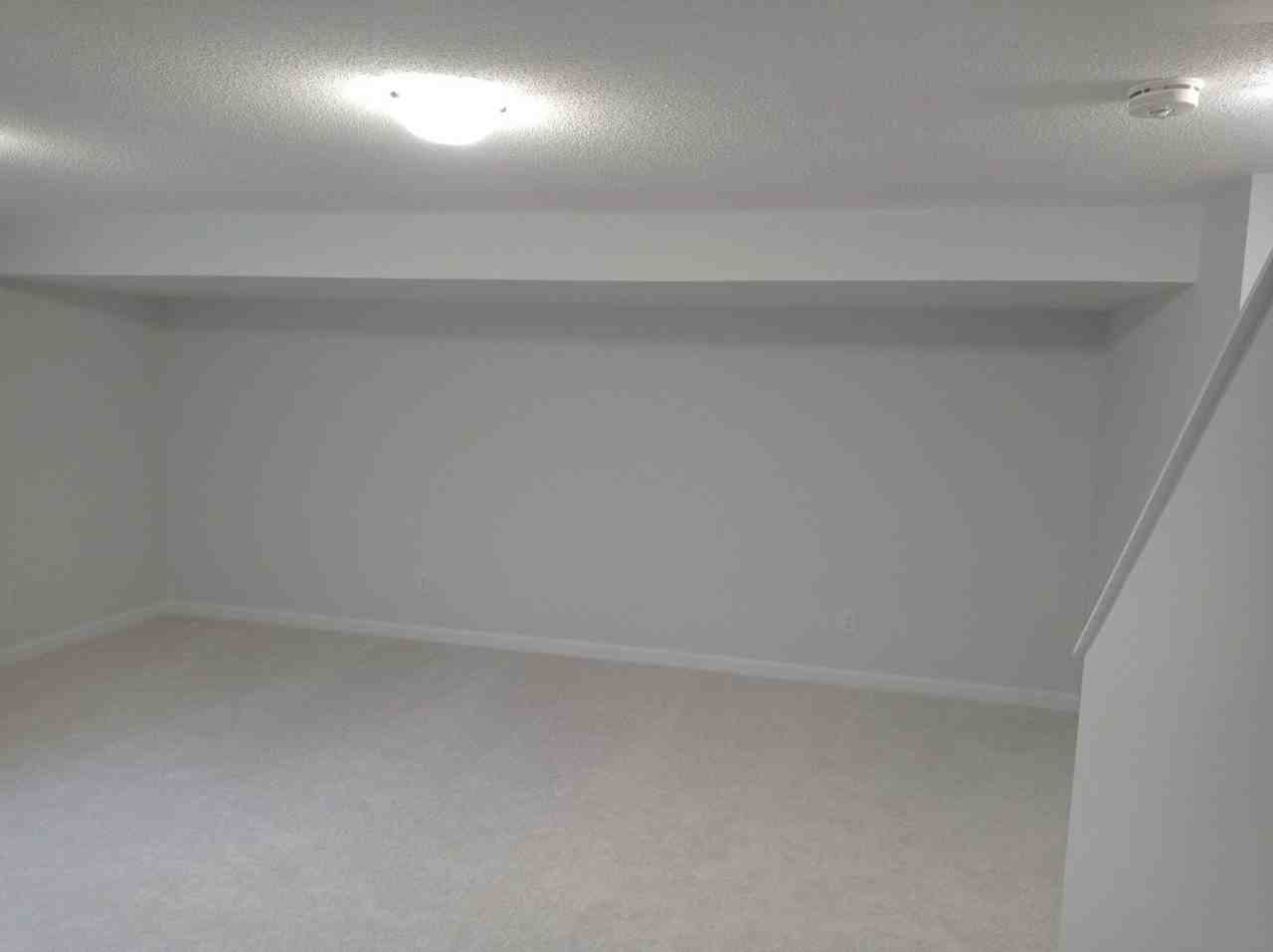 1009 Speedvale Crt - Photo 3 of 20