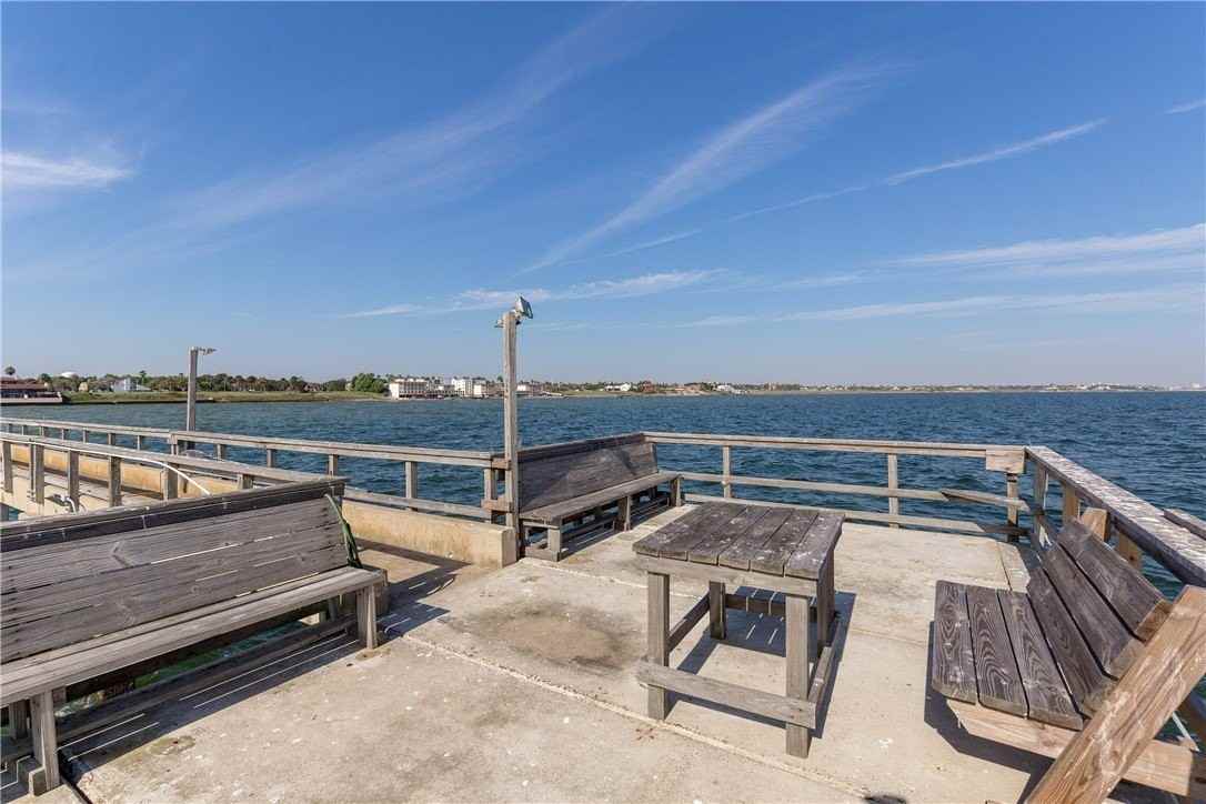 4302 Ocean Dr - Photo 4 of 40