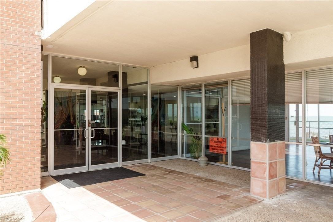 4302 Ocean Dr - Photo 7 of 40