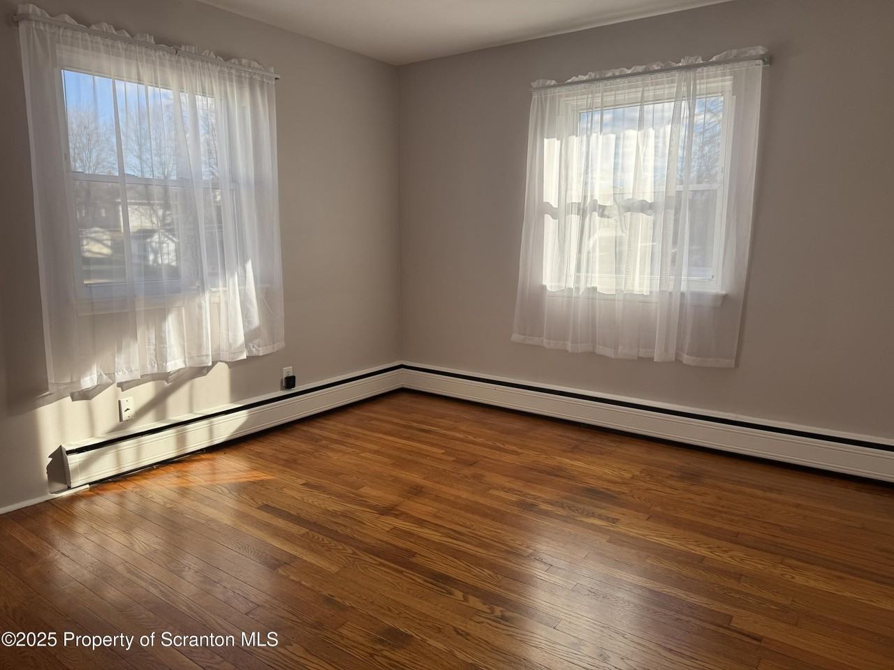 152 Drakes Lane - Photo 6 of 13