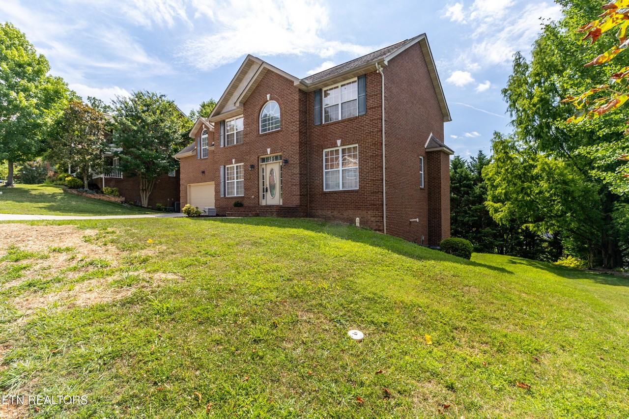 8334 Bay Garden Ln - Photo 6 of 50