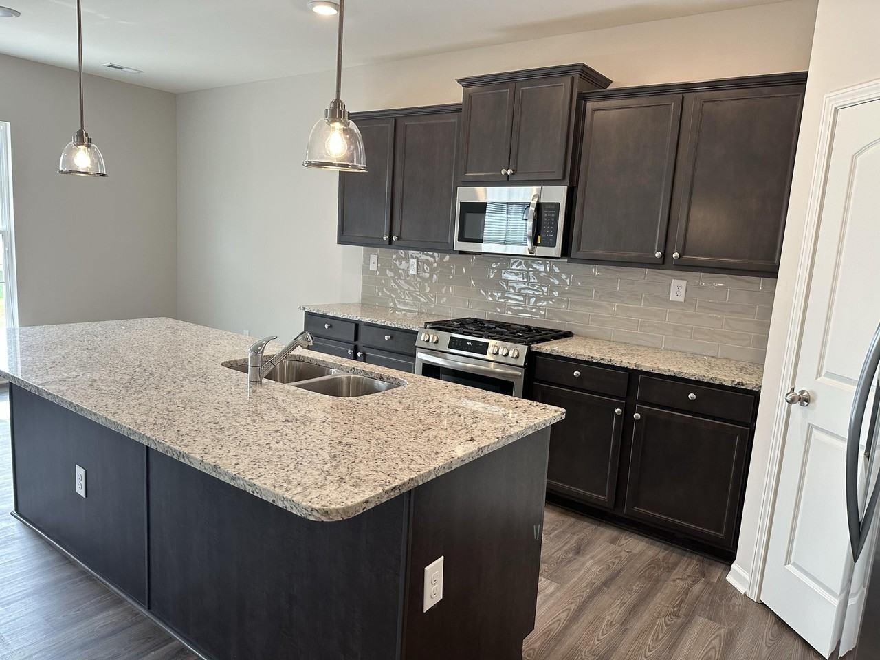 2470 Dittany Ln - Photo 6 of 22