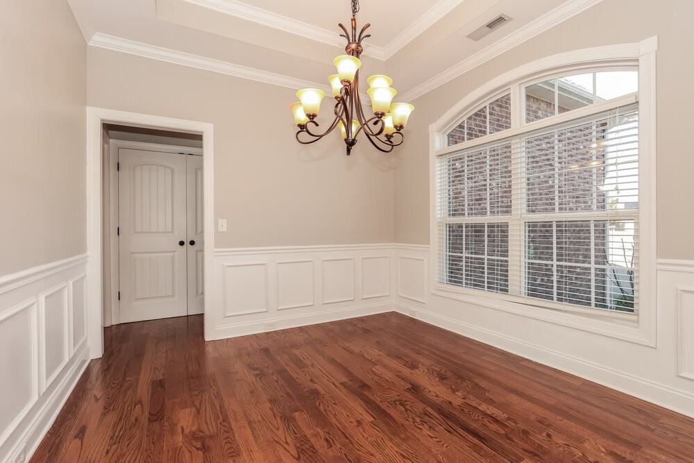 1802 Walking Dr - Photo 5 of 17