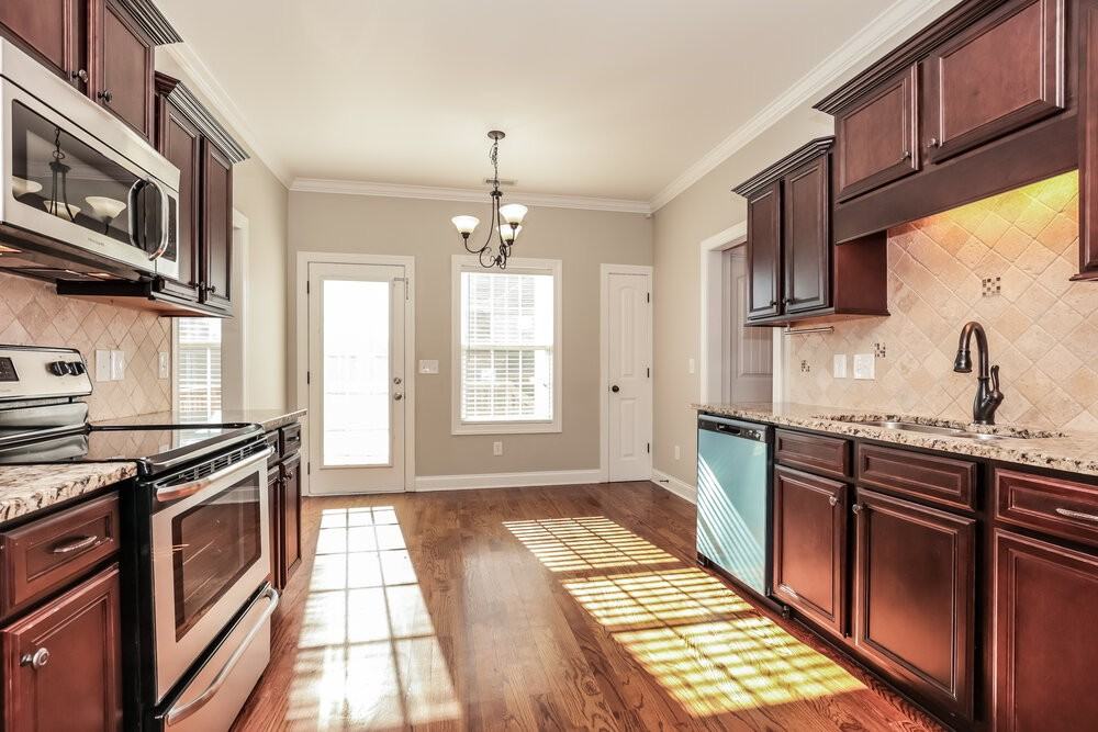 1802 Walking Dr - Photo 7 of 17