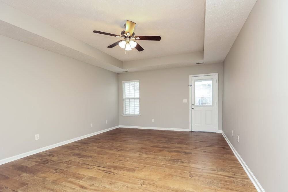 718 Wildwood Dr - Photo 3 of 16