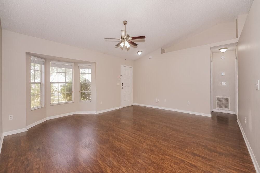 14280 Rensselaer Rd - Photo 4 of 15