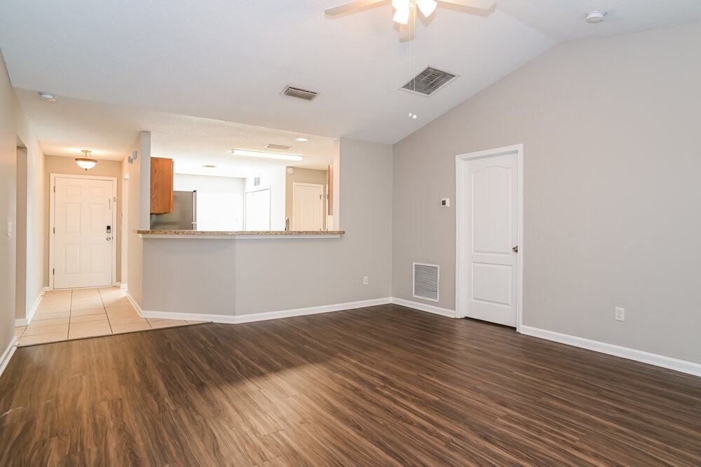 9968 Rose Creek Ct - Photo 4 of 16