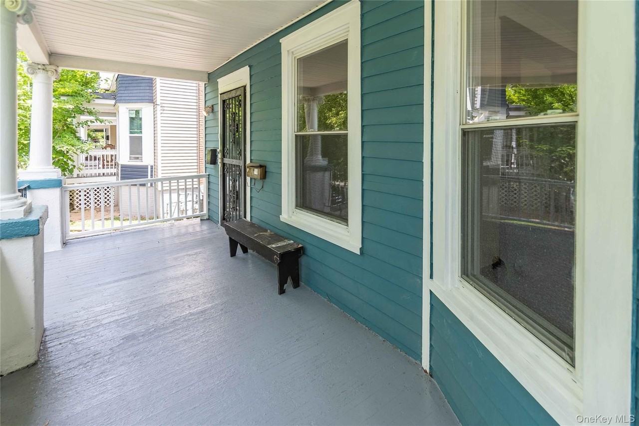 65 N Clinton St - Photo 2 of 10