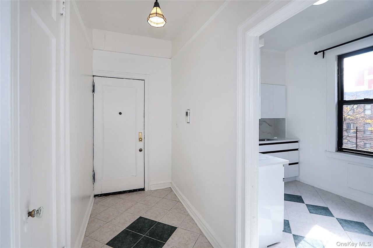 11525 Metropolitan Ave Apt 233 #233 - Photo 5 of 24