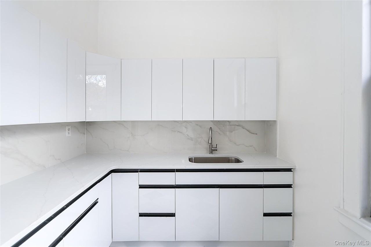 11525 Metropolitan Ave Apt 233 #233 - Photo 7 of 24