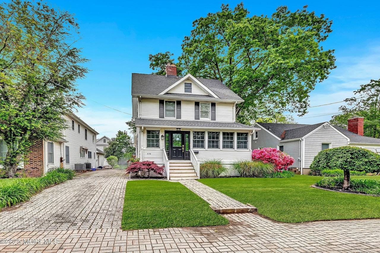 370 Main Street - Photo 2 of 34