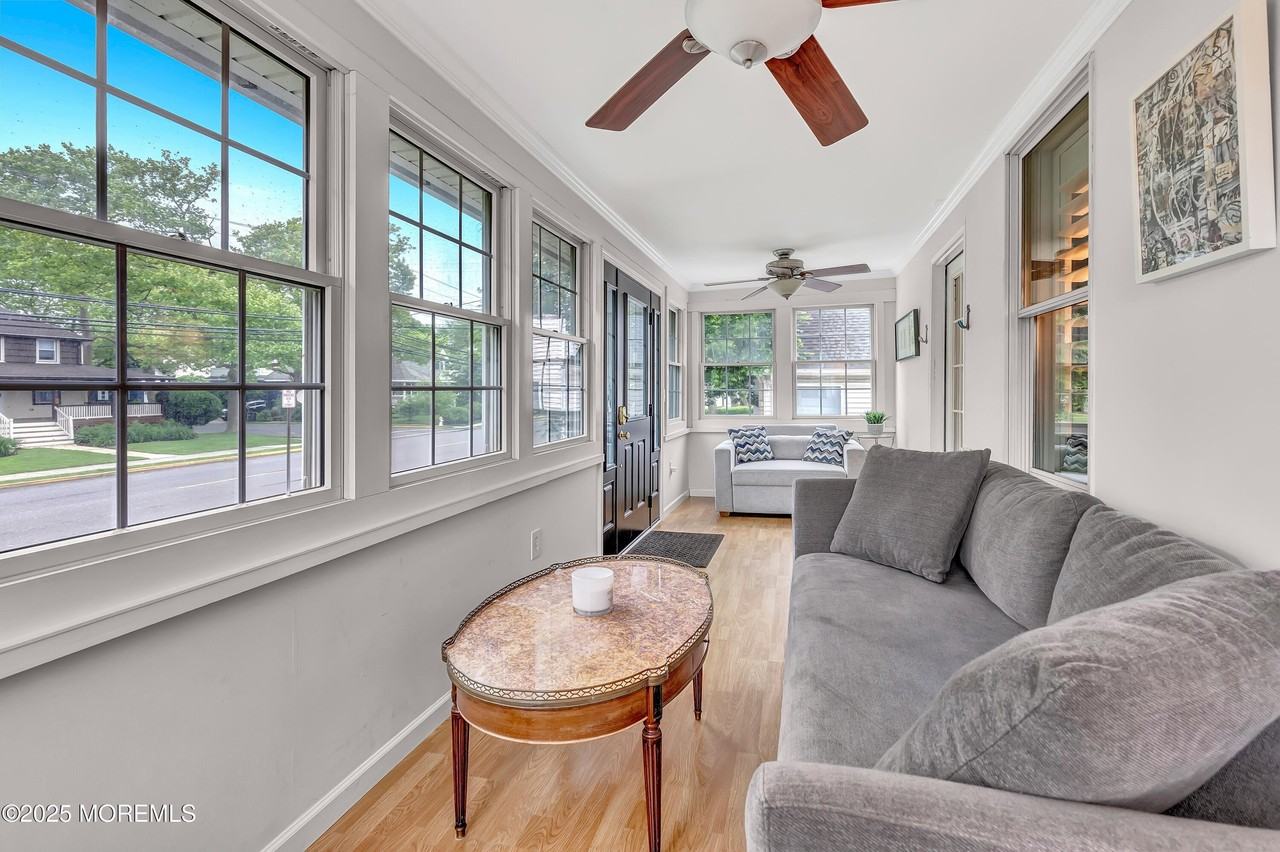 370 Main Street - Photo 5 of 34