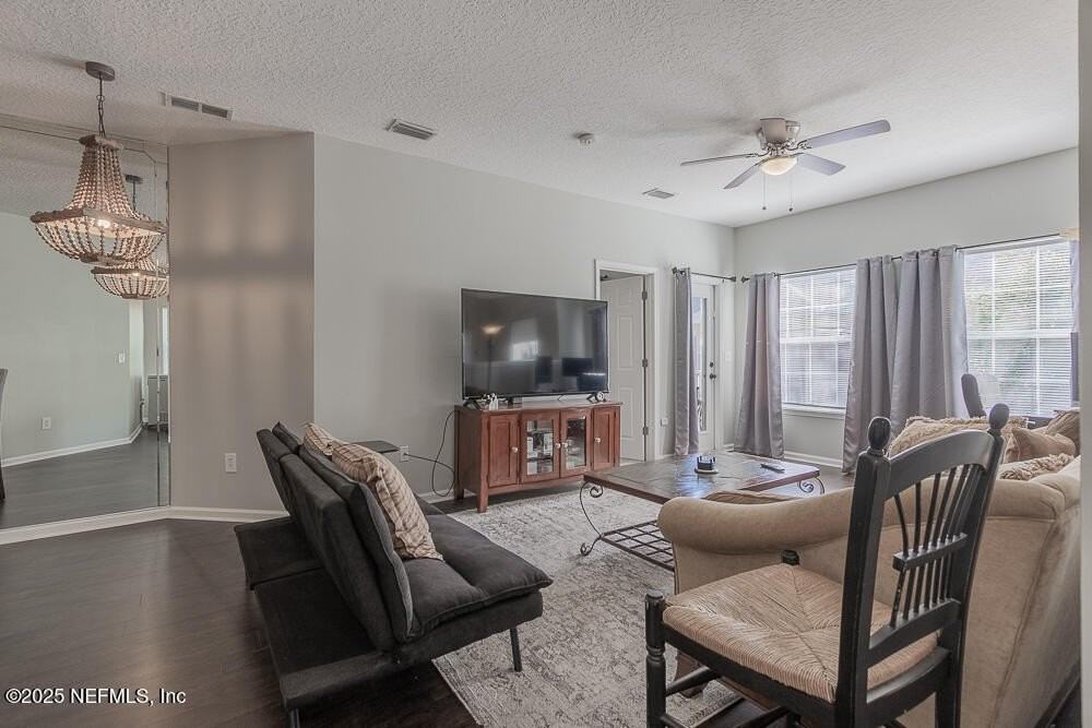 3892 Summer Grove Way N - Photo 7 of 32