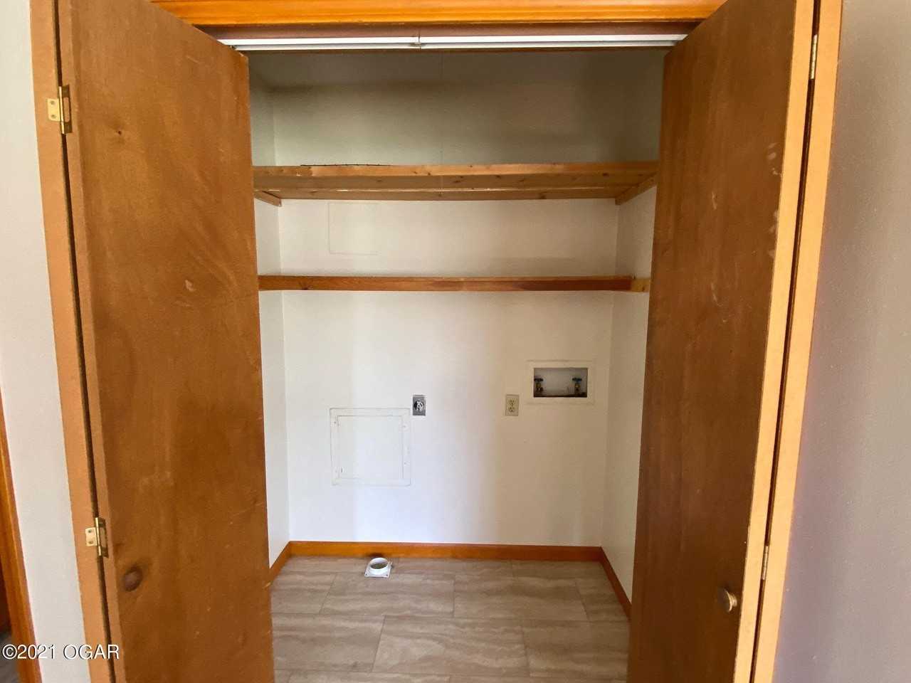 2149 West 32nd Street - Photo 5 of 9