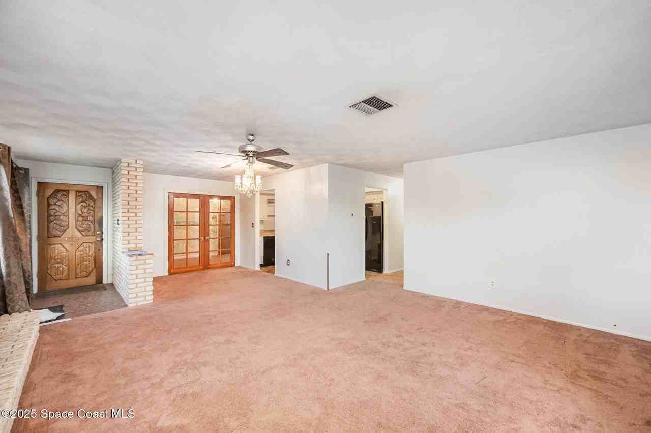 4320 Beacon Avenue - Photo 3 of 15