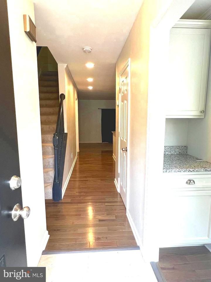 1221 Kirby Cir - Photo 2 of 34