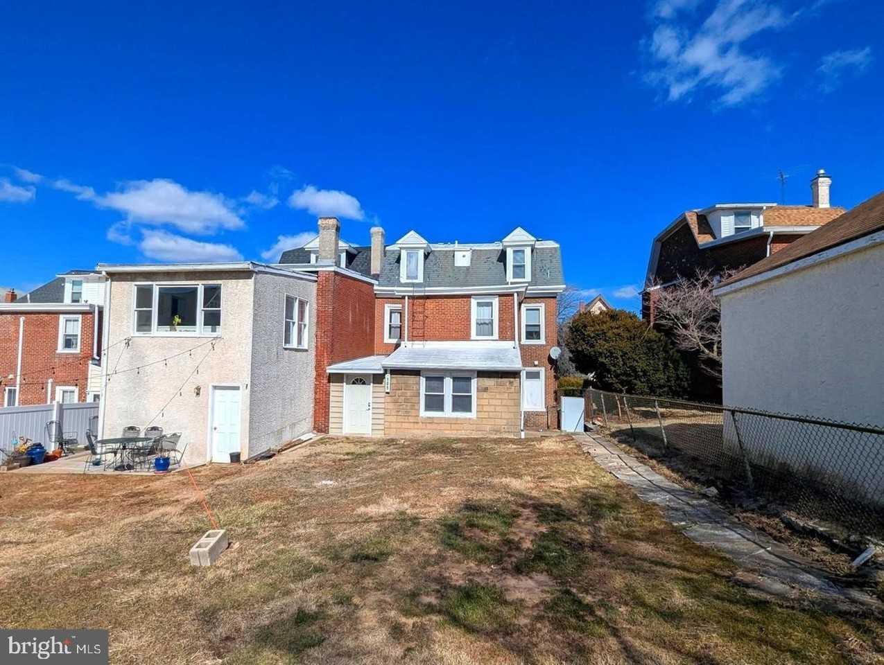 105 W 3rd Ave Apt 2 #2 - Photo 2 of 18