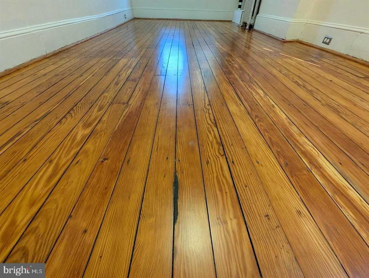 105 W 3rd Ave Apt 2 #2 - Photo 4 of 18