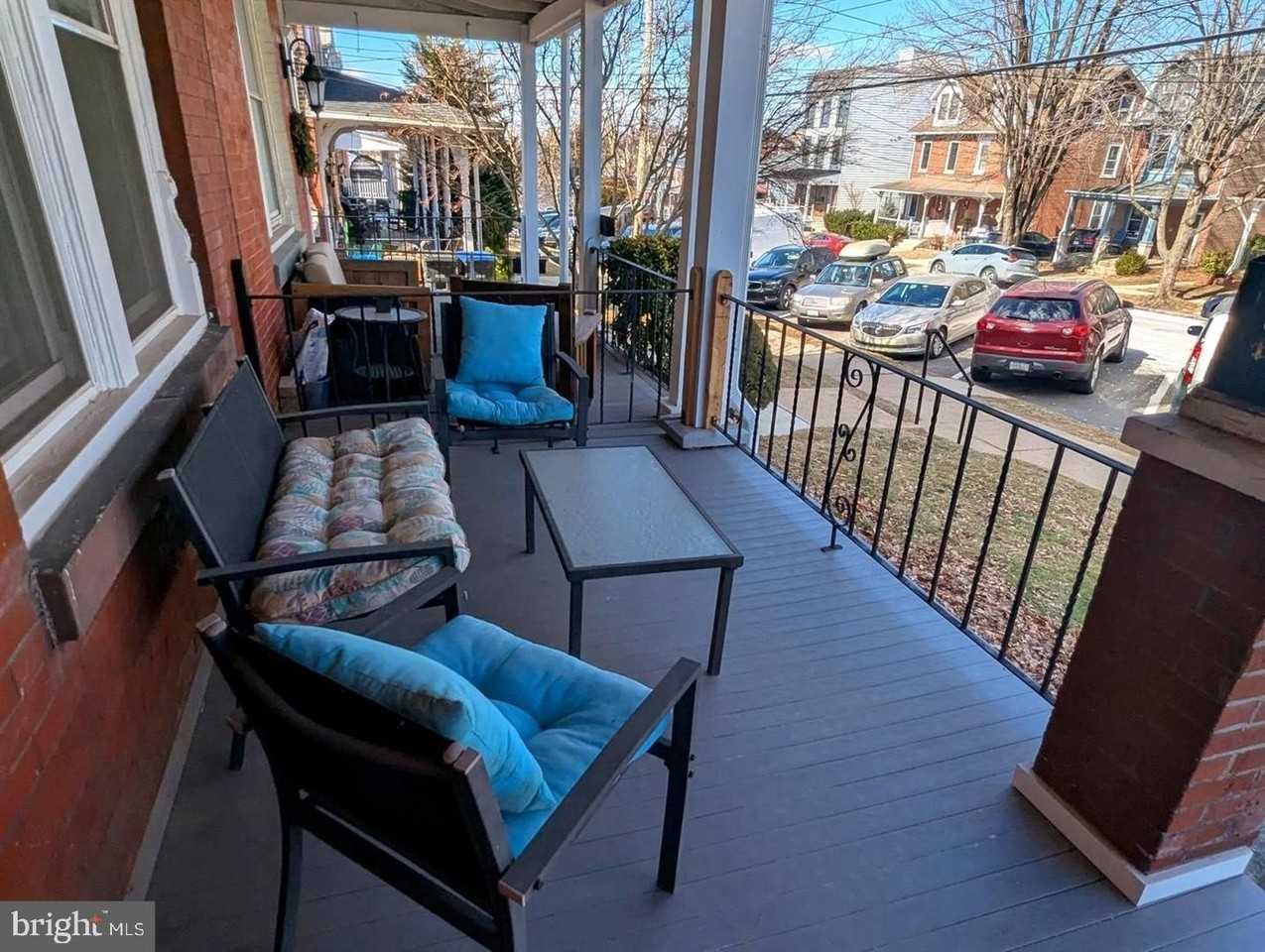 105 W 3rd Ave Apt 2 #2 - Photo 3 of 18