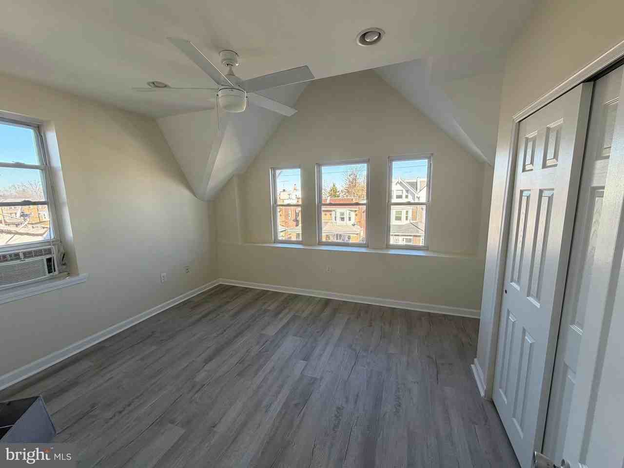 6118 Washington Avenue #3rdFL - Photo 4 of 9