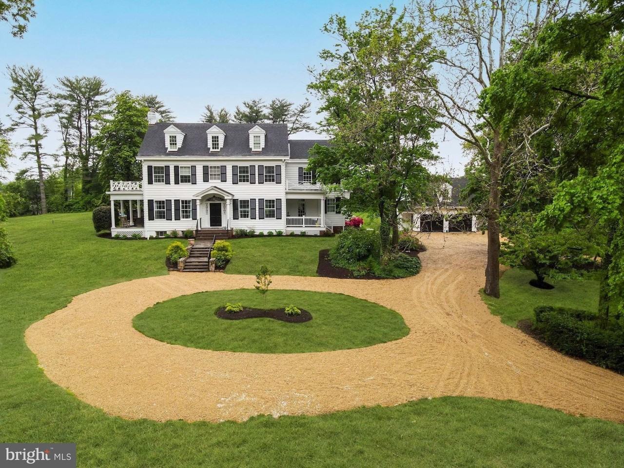 1031 Pine Hill Rd - Photo 2 of 39