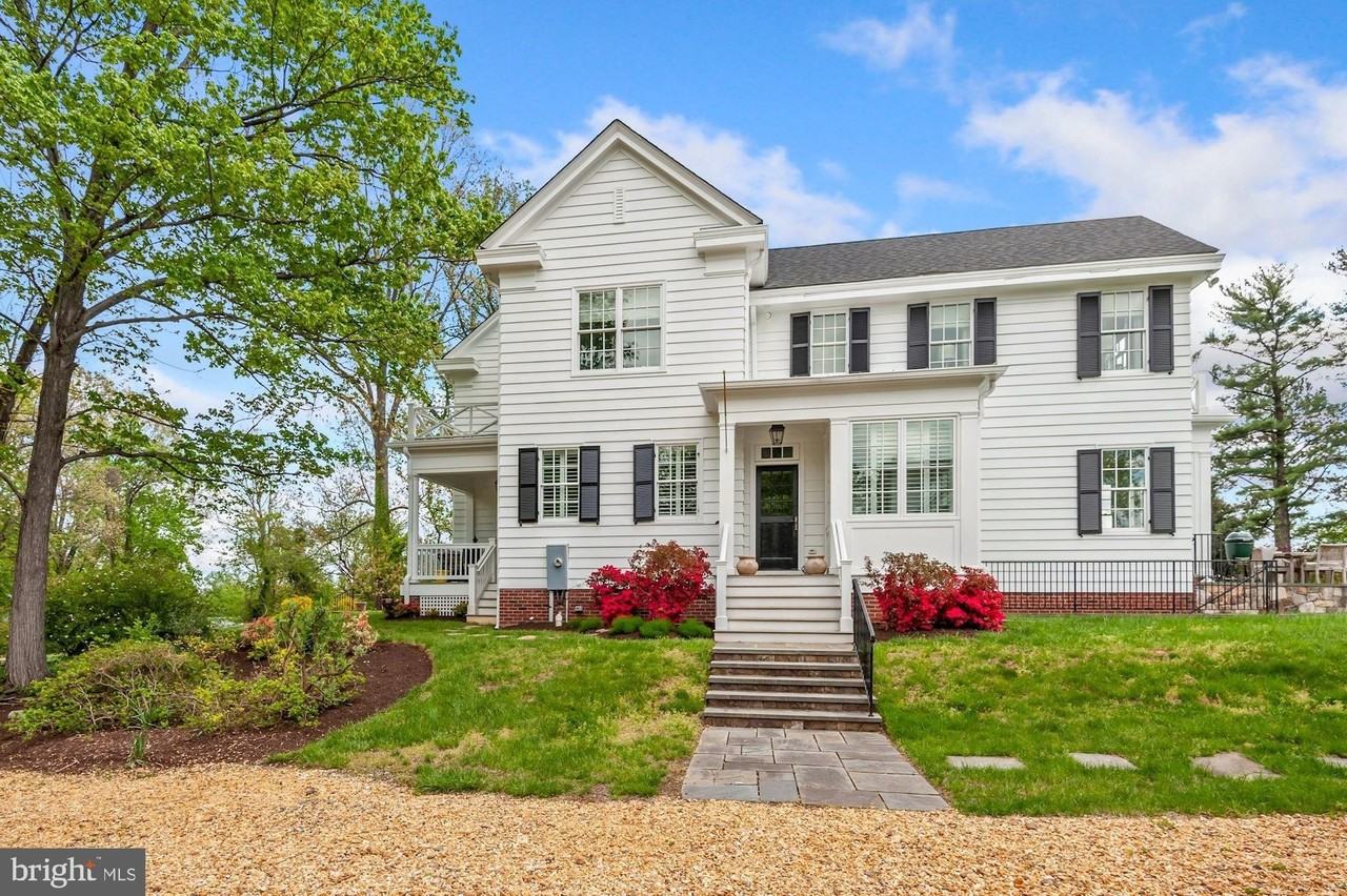 1031 Pine Hill Rd - Photo 3 of 39