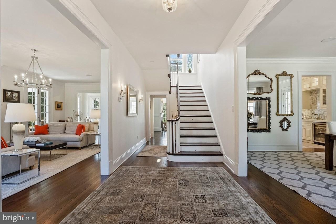 1031 Pine Hill Rd - Photo 4 of 39