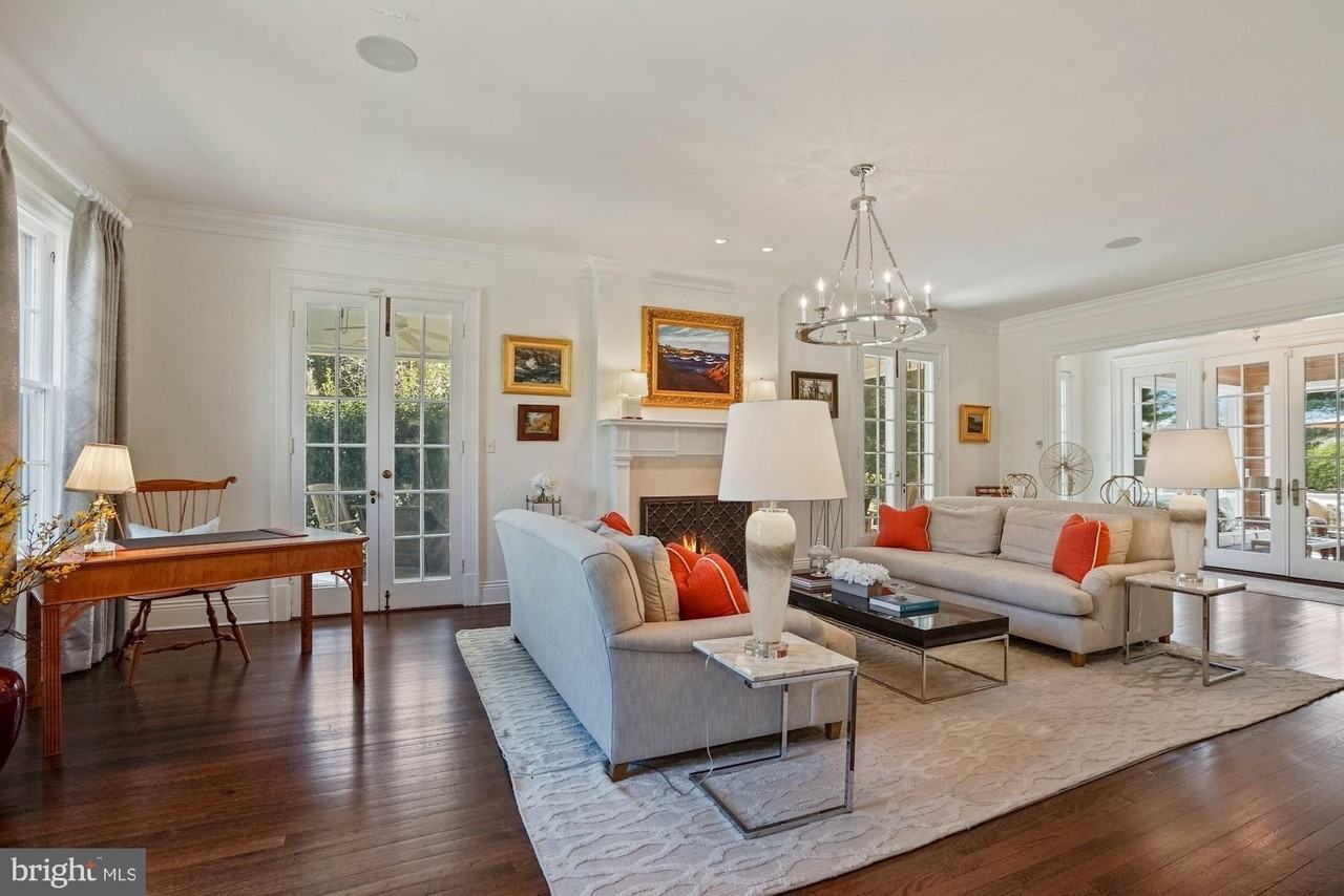 1031 Pine Hill Rd - Photo 5 of 39