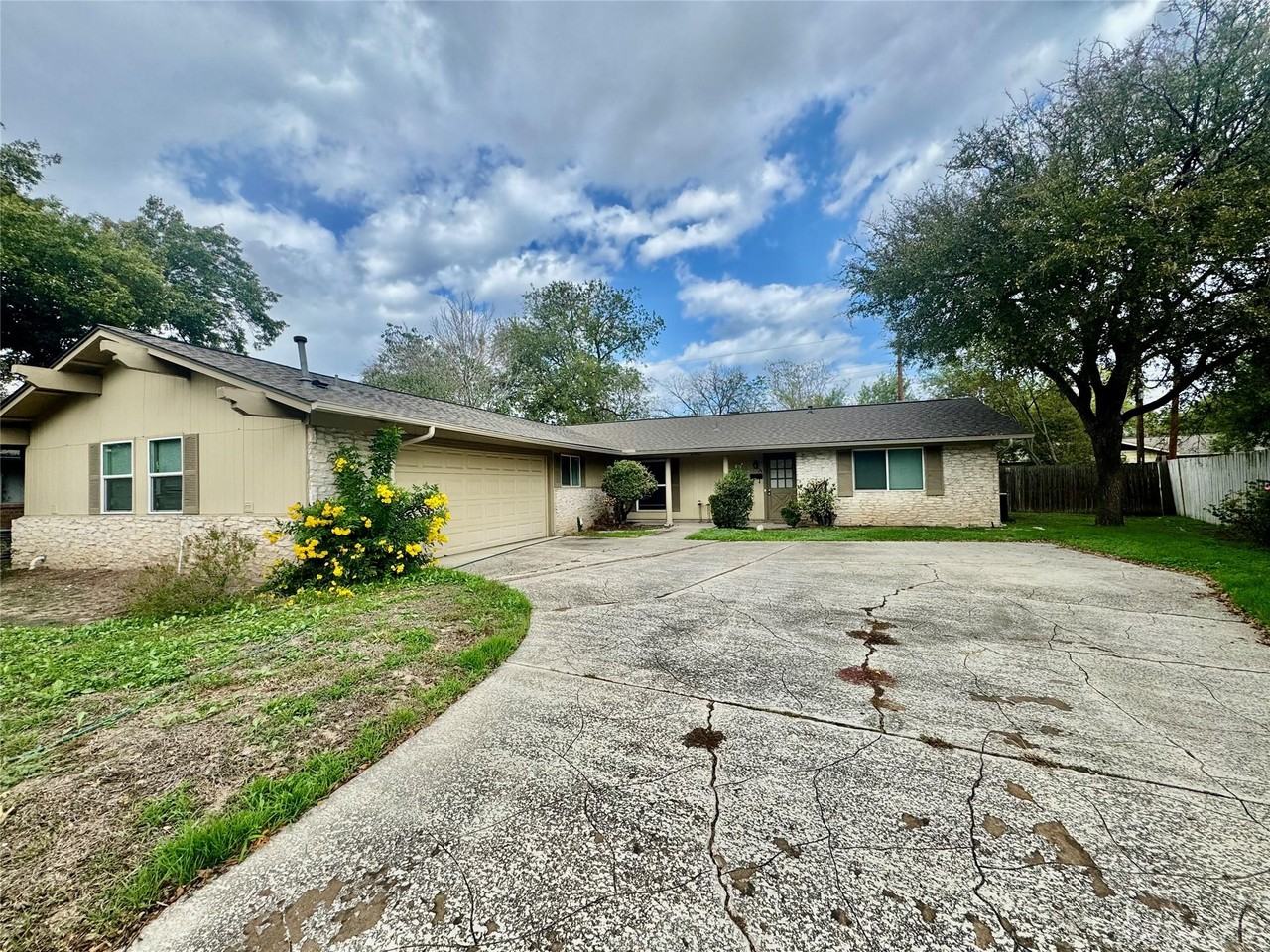 2102 Pompton Drive - Photo 3 of 18