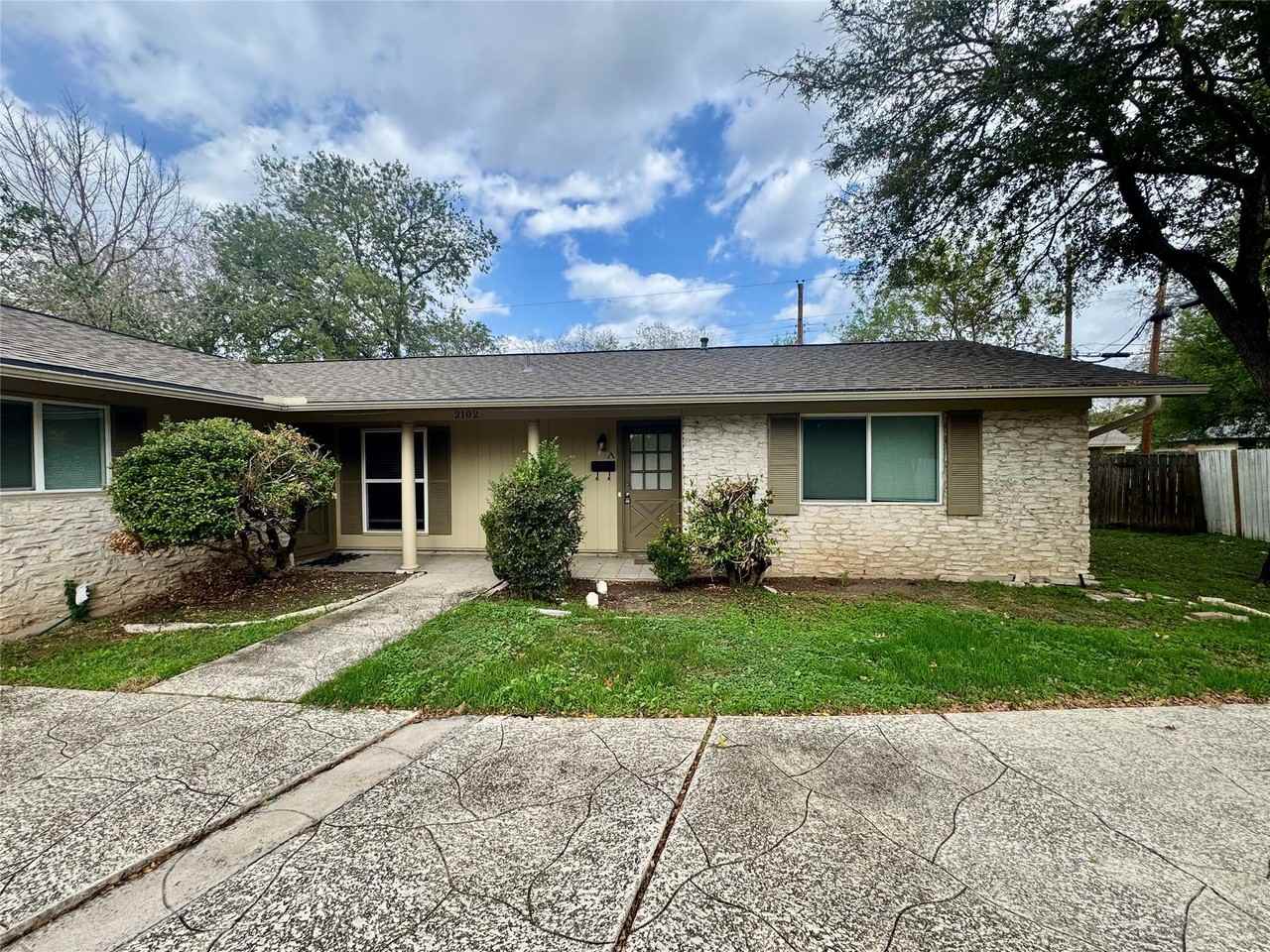 2102 Pompton Drive - Photo 4 of 18