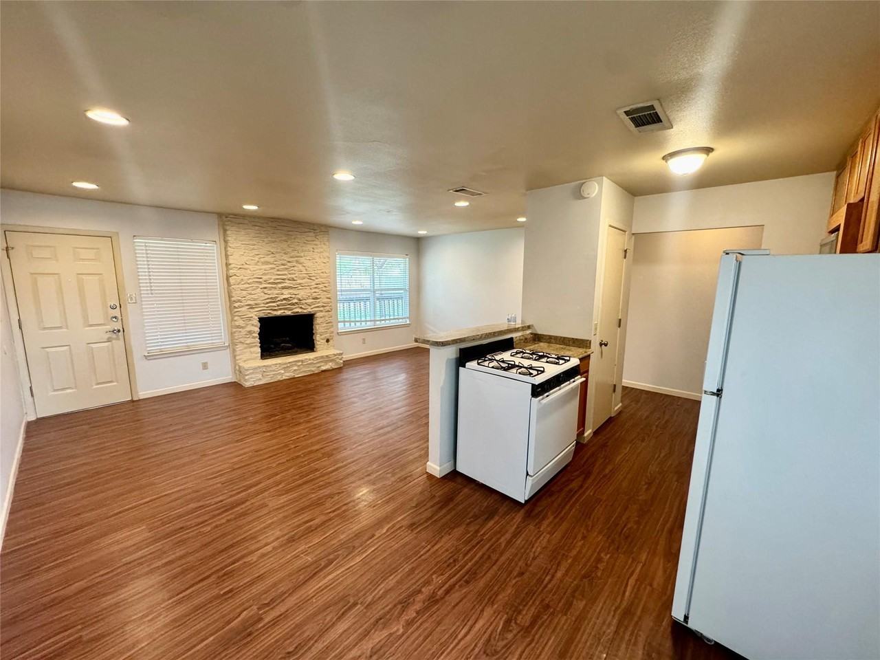 2102 Pompton Drive - Photo 6 of 18