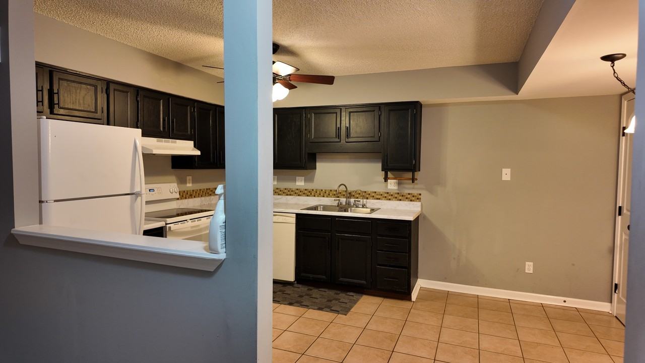 5336 Boehm Dr - Photo 3 of 16