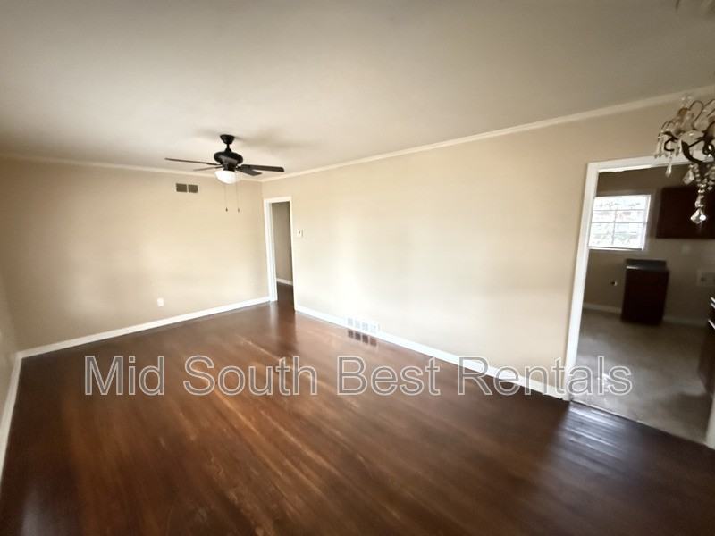 3994 Kenosha Rd - Photo 2 of 14