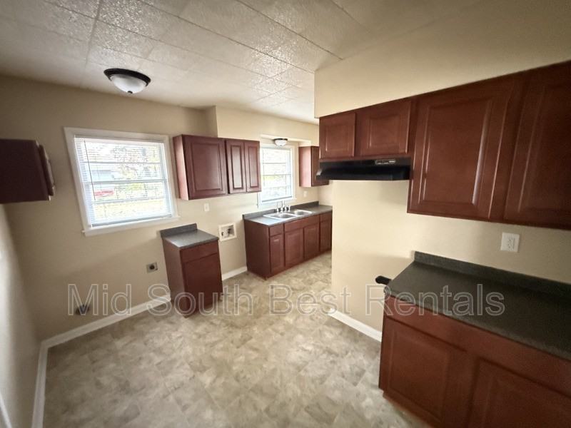 3994 Kenosha Rd - Photo 3 of 14