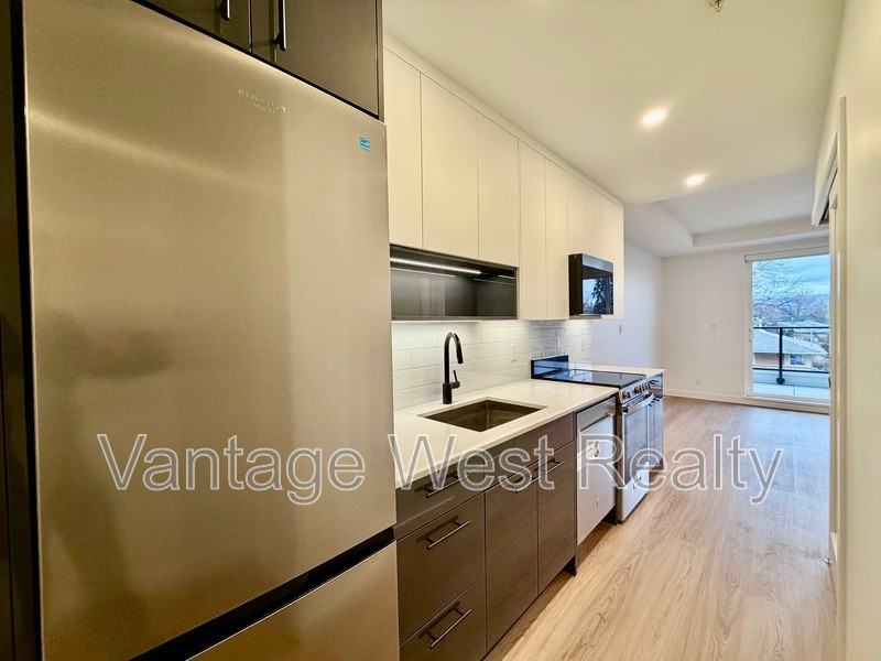 1312 Pridham Ave - Photo 2 of 21