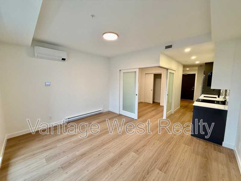 1312 Pridham Ave - Photo 4 of 21