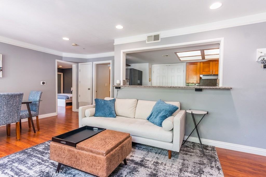 110 W Maple St - Photo 3 of 7