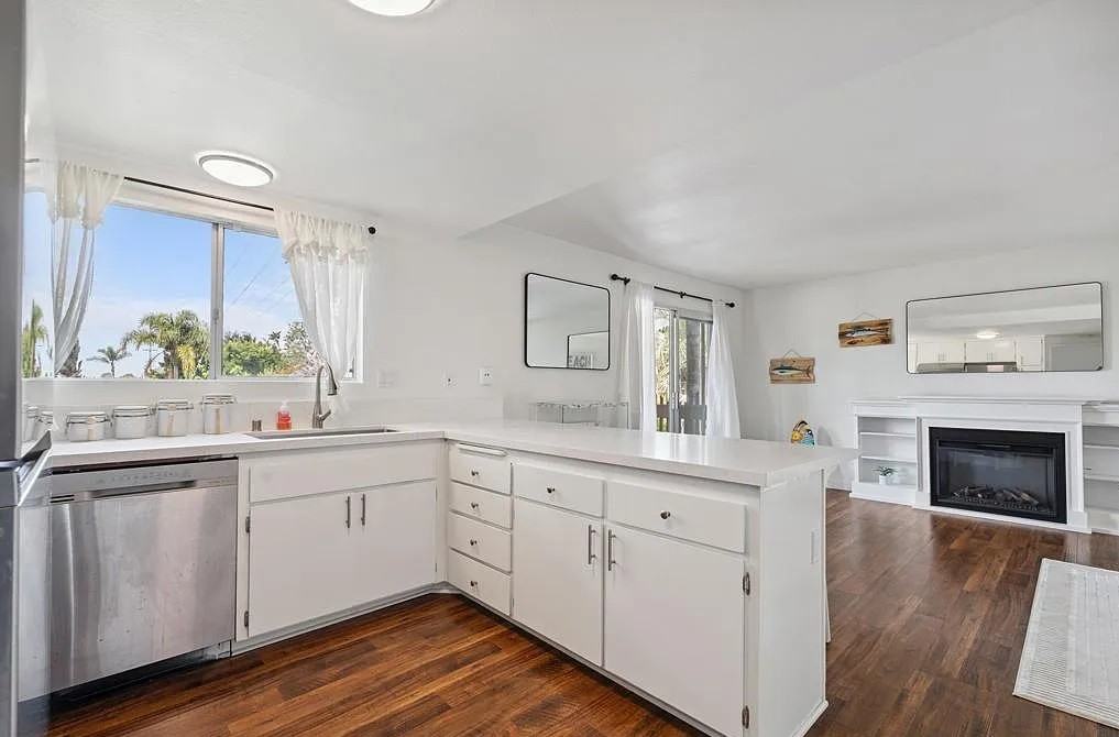 155 Rosebay Drive #31 - Photo 6 of 10