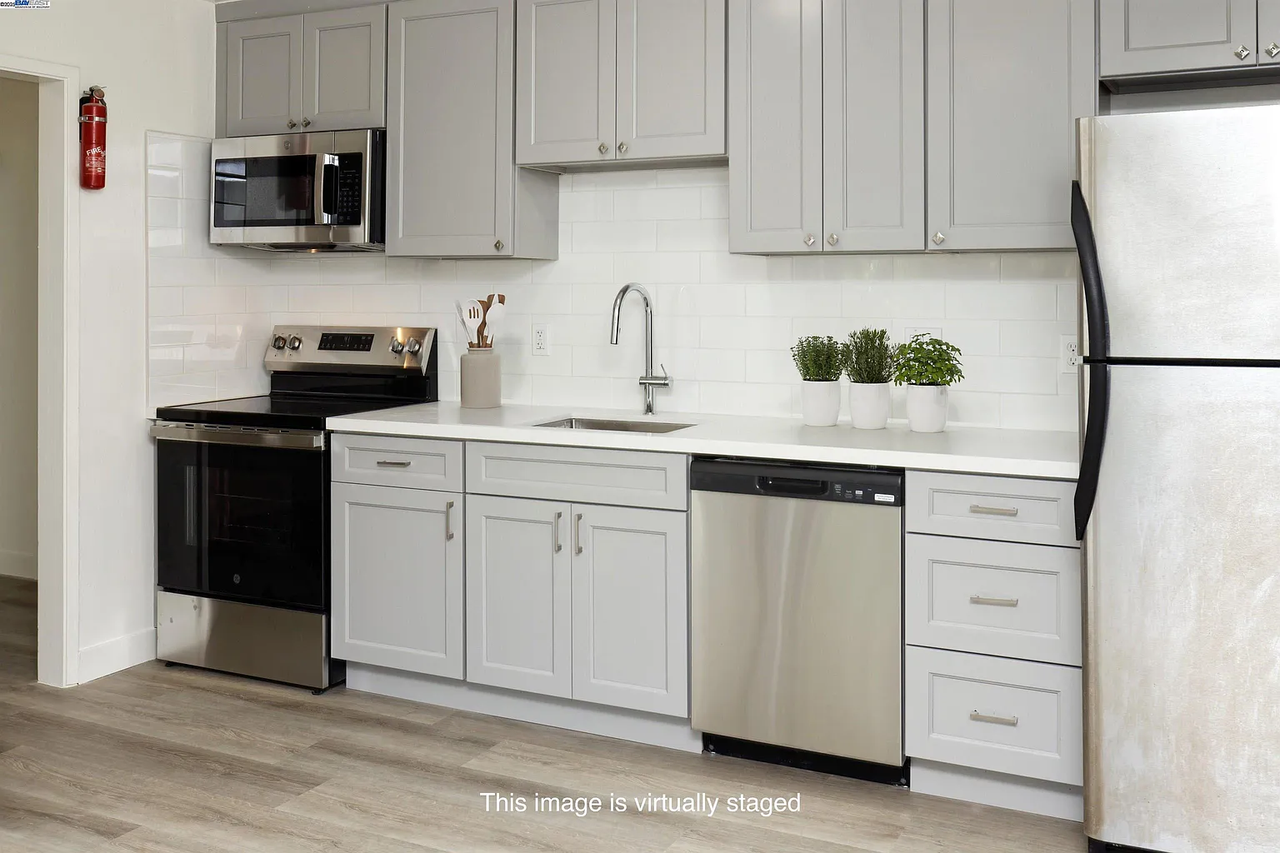 425 Orange Street #212 - Photo 3 of 10