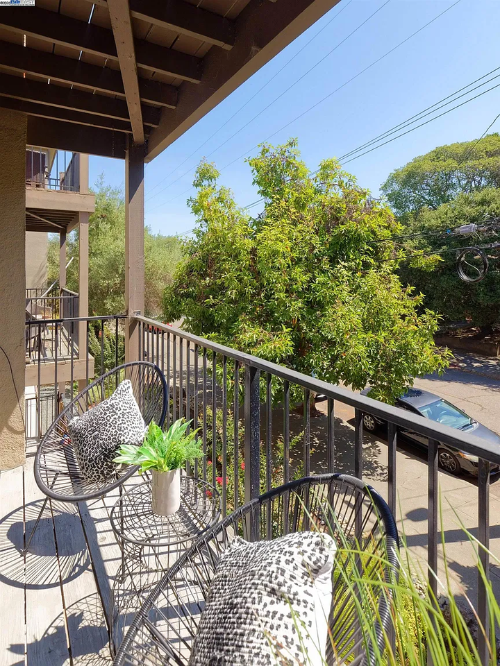 425 Orange Street #212 - Photo 6 of 10