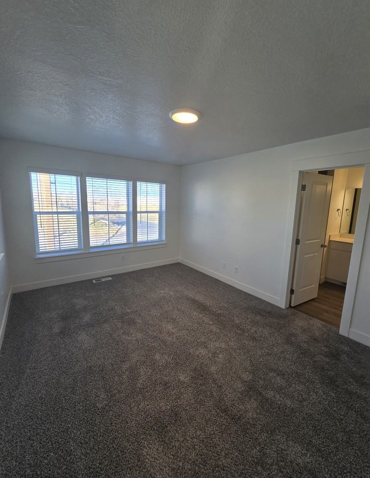 917 Wn #6 - Photo 6 of 14