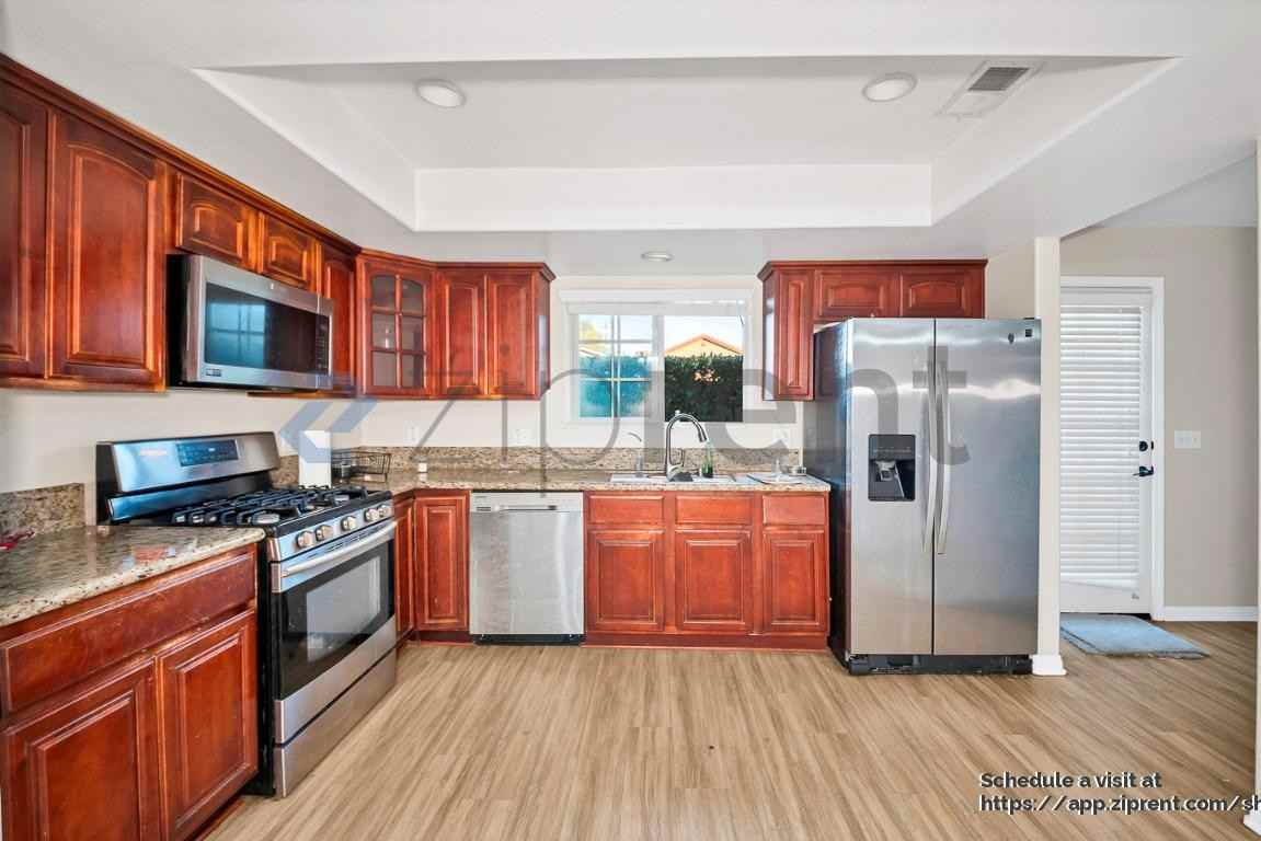 443 Monrovista Avenue - Photo 5 of 23