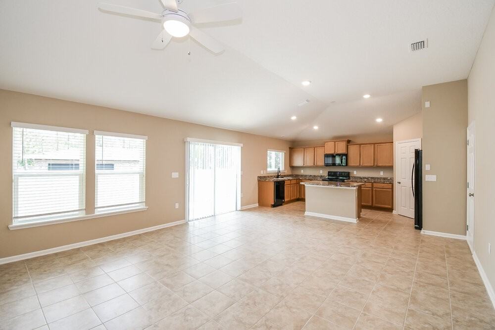 9591 Palm Reserve Dr - Photo 3 of 16