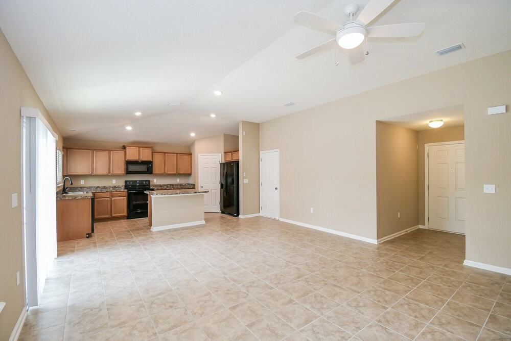 9591 Palm Reserve Dr - Photo 4 of 16