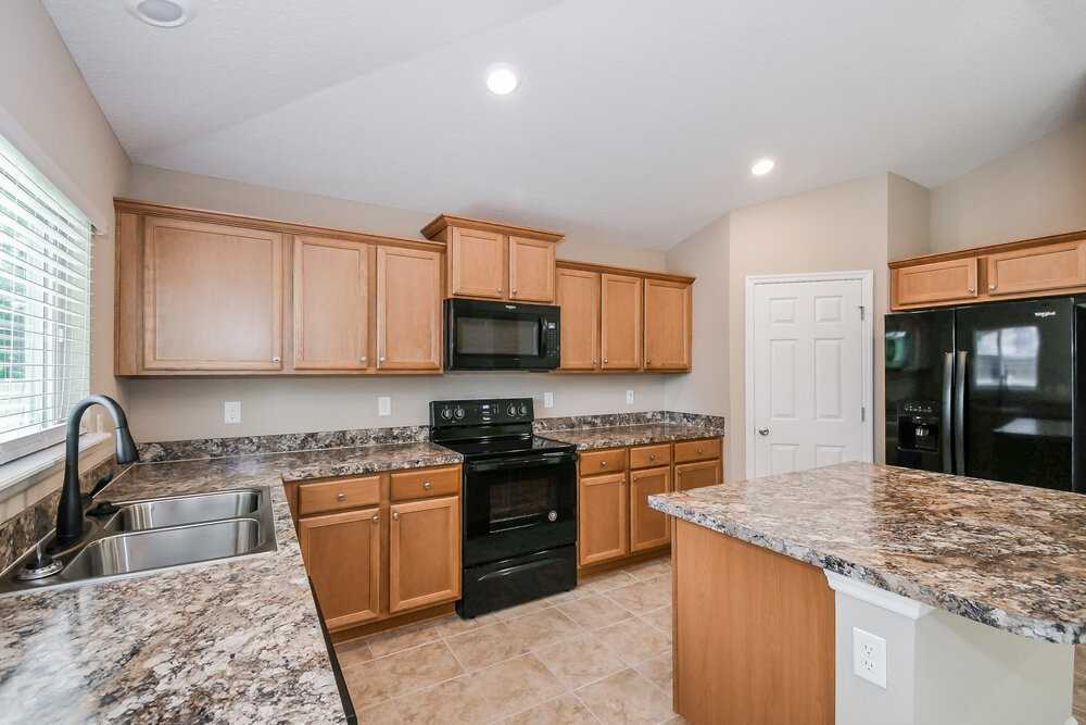 9591 Palm Reserve Dr - Photo 7 of 16