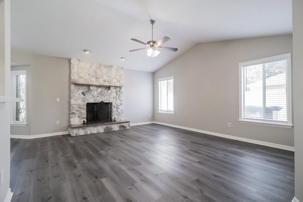 20507 Maxim Pkwy - Photo 4 of 16