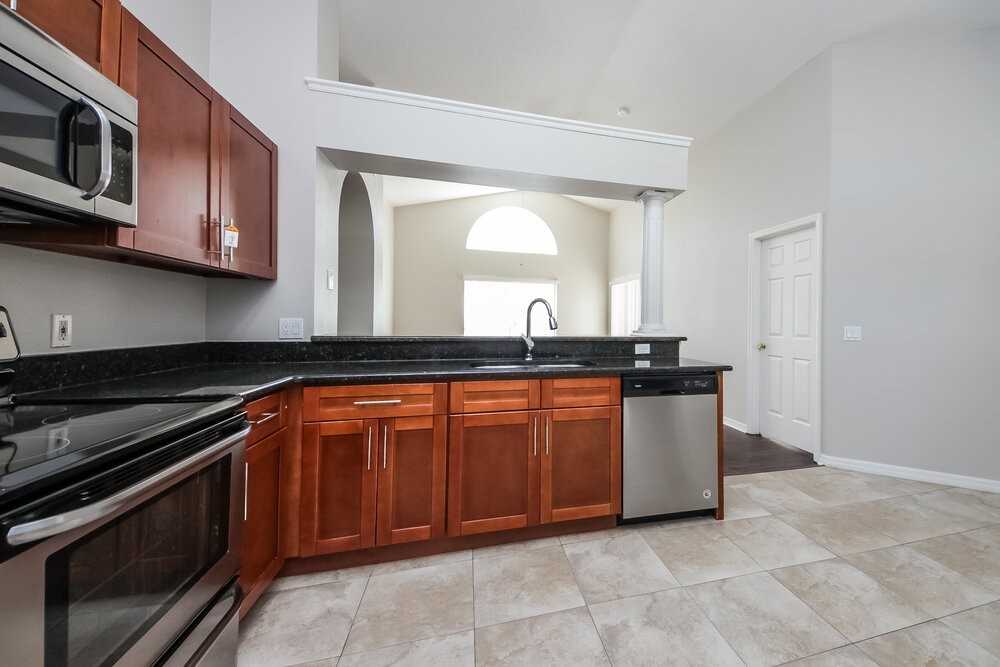 671 Eagle Pointe S - Photo 5 of 15